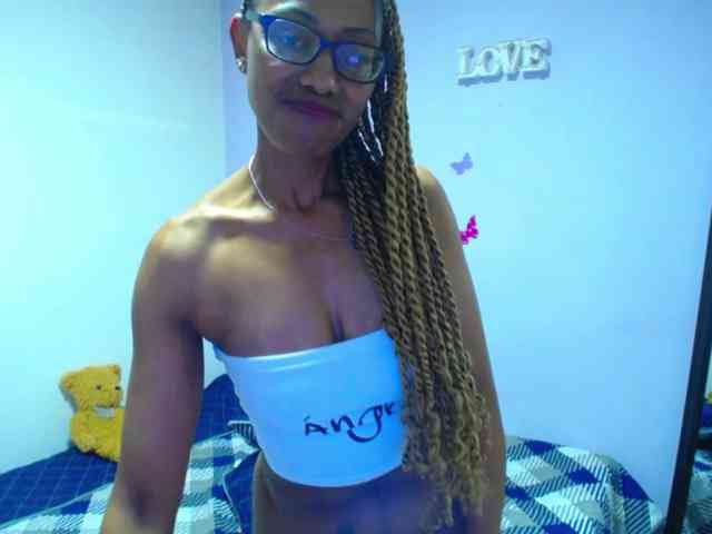 SujeySexy webcam