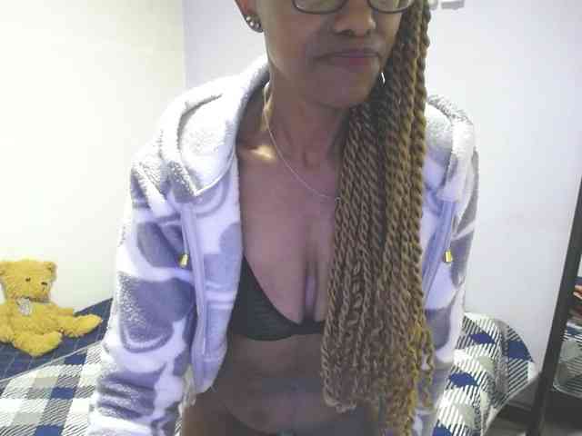 SujeySexy webcam