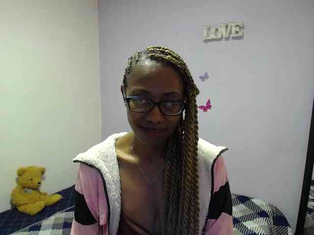 SujeySexy webcam