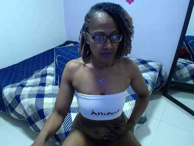 SujeySexy webcam