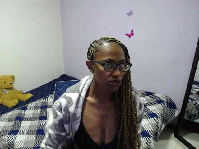 SujeySexy webcam