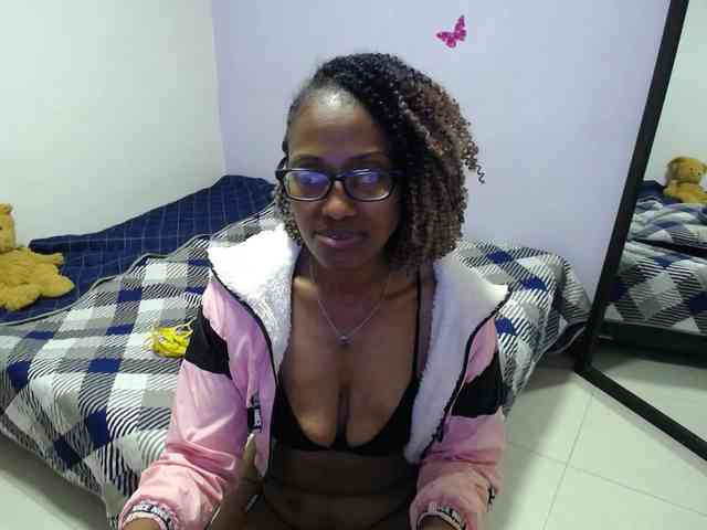 SujeySexy webcam