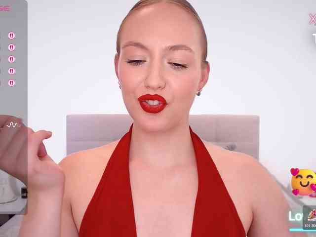 vickyblondiua webcam