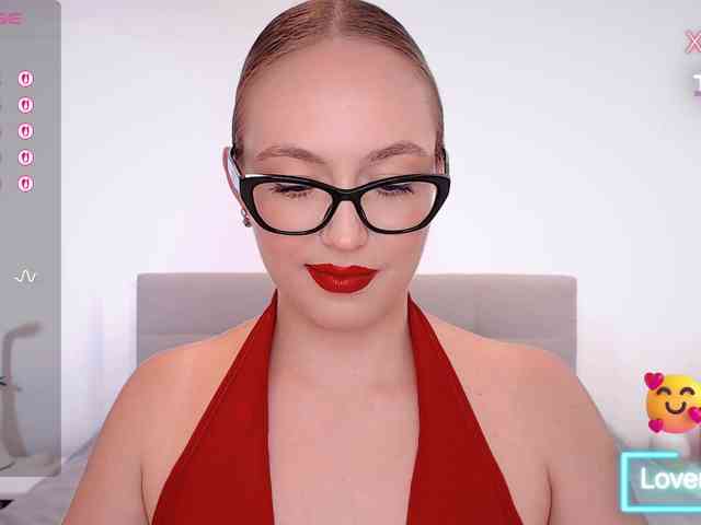 vickyblondiua webcam