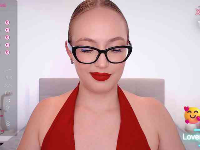 vickyblondiua webcam
