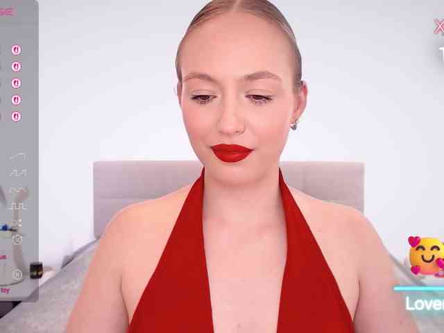 vickyblondiua webcam