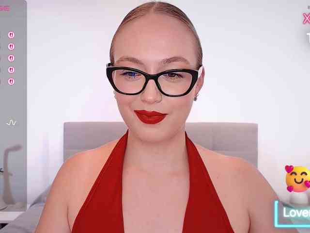 vickyblondiua webcam