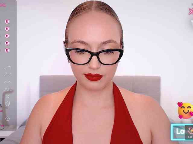 vickyblondiua webcam