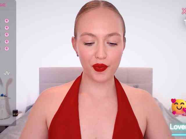vickyblondiua webcam