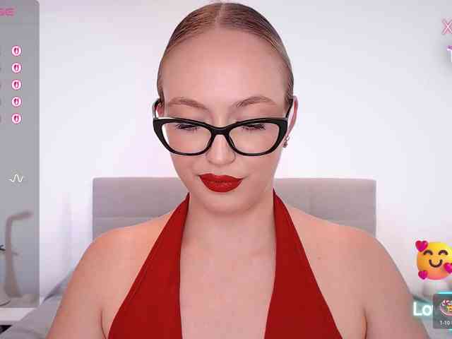 vickyblondiua webcam