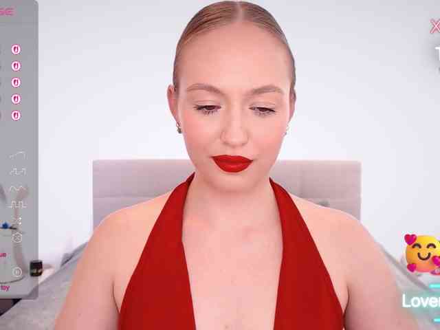 vickyblondiua webcam