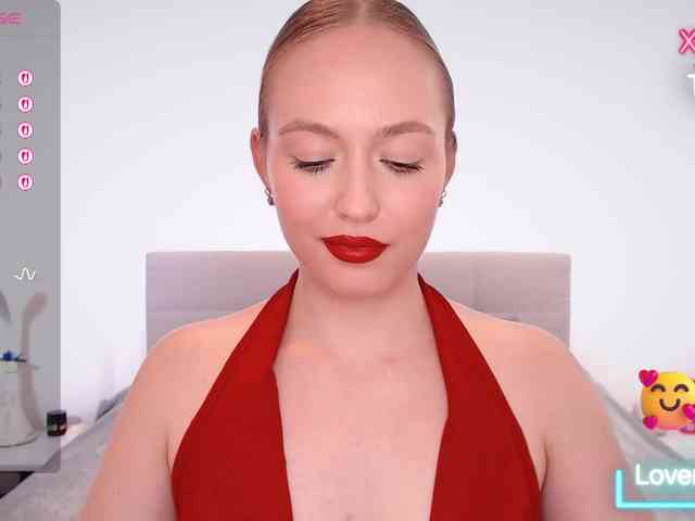vickyblondiua webcam
