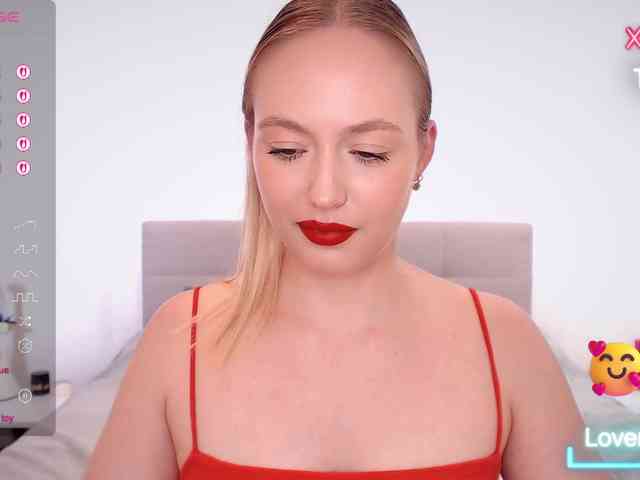 vickyblondiua webcam