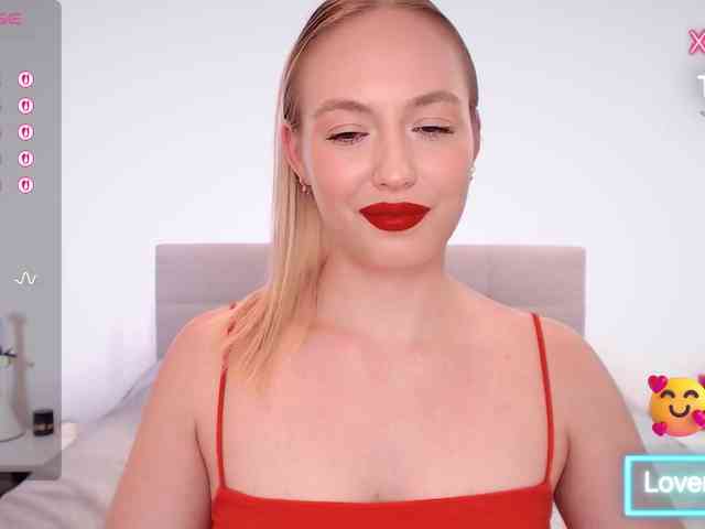 vickyblondiua webcam
