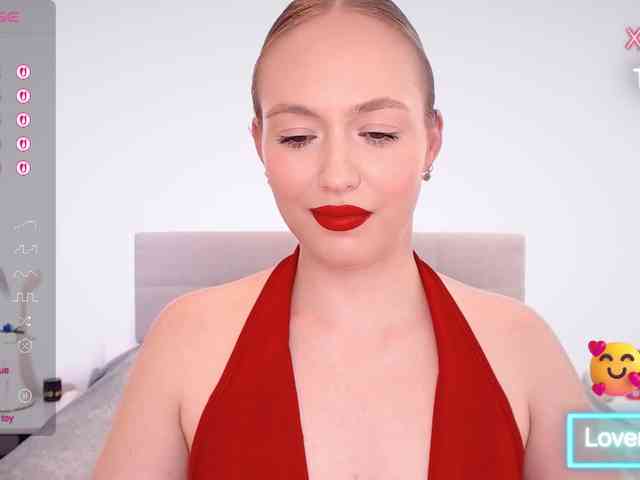 vickyblondiua webcam