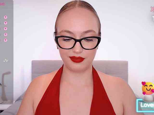 vickyblondiua webcam