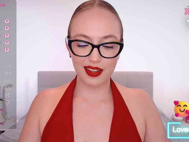 vickyblondiua webcam