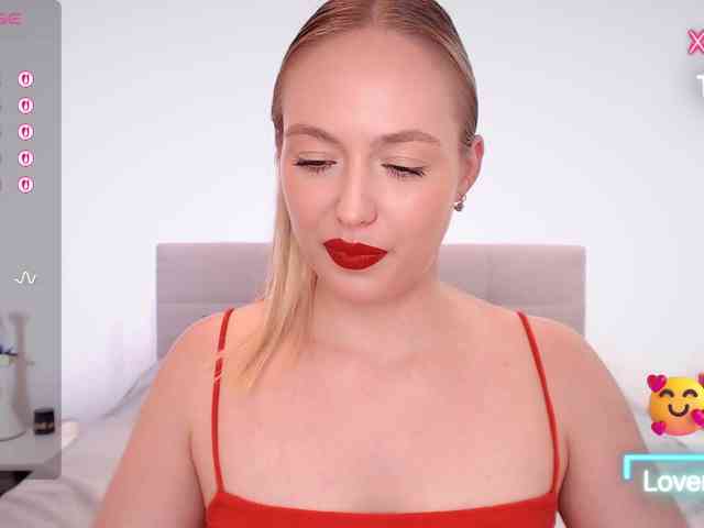 vickyblondiua webcam