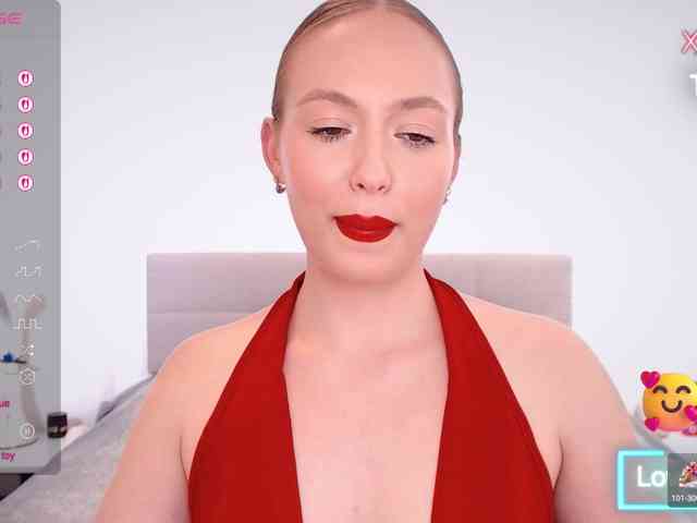 vickyblondiua webcam