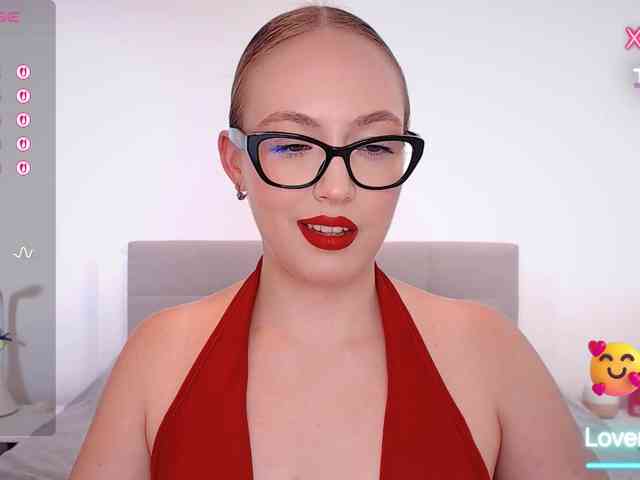 vickyblondiua webcam