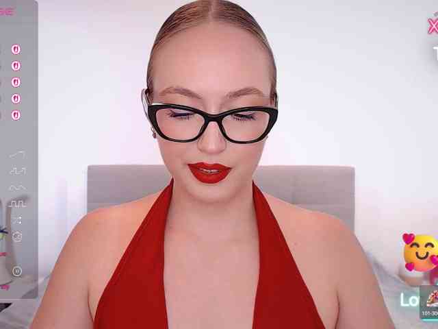 vickyblondiua webcam