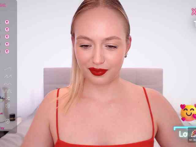 vickyblondiua webcam