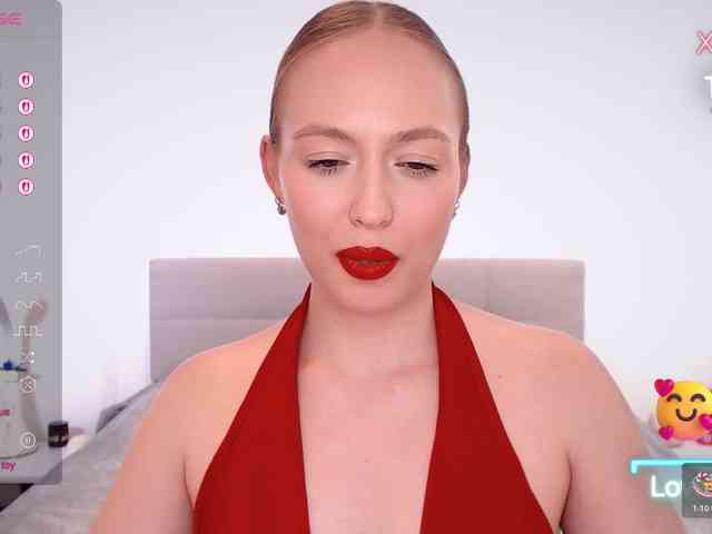 vickyblondiua webcam