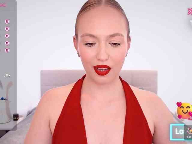vickyblondiua webcam