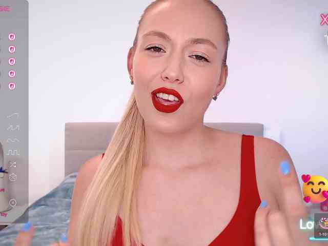 vickyblondiua webcam