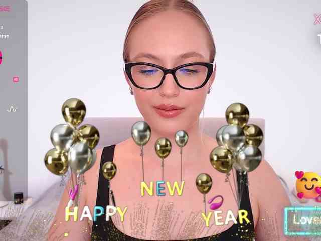 vickyblondiua webcam