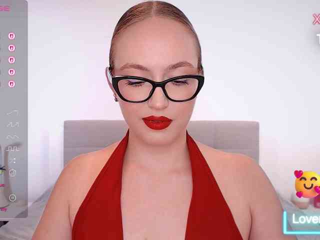 vickyblondiua webcam