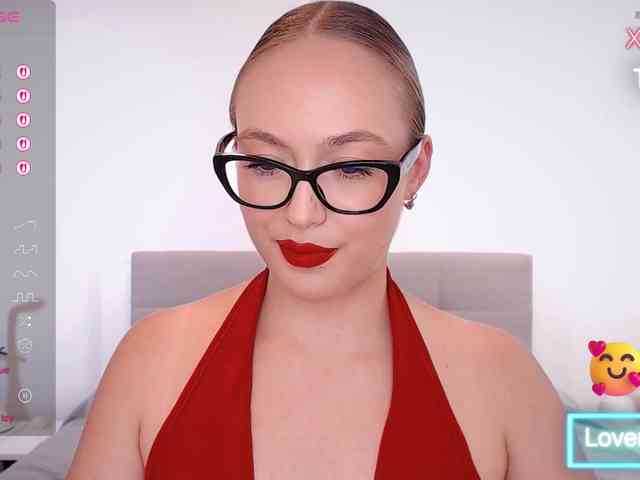vickyblondiua webcam