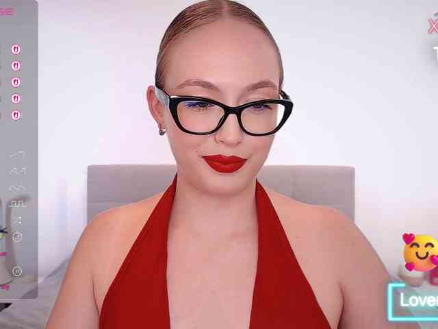 vickyblondiua webcam