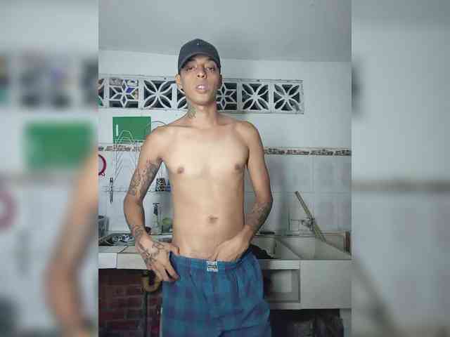 Kenandken20cm Live Webcam on BongaCams