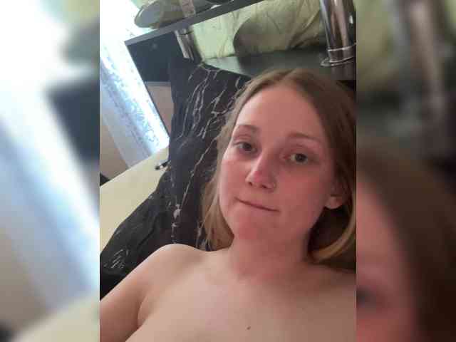 bogina222 Live Webcam on BongaCams