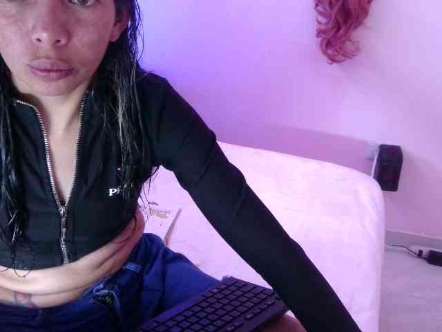 queenabril webcam