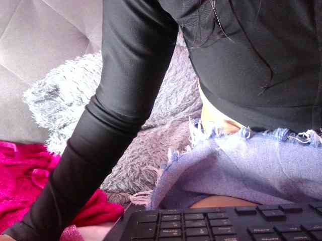 queenabril webcam