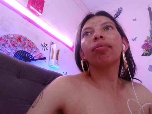 queenabril webcam