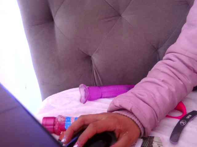 queenabril webcam