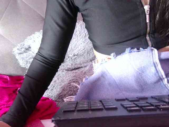 queenabril webcam