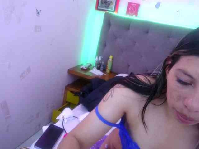 queenabril webcam