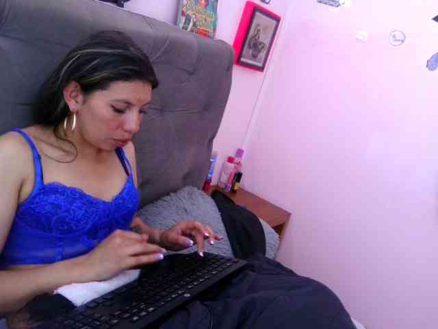 queenabril webcam