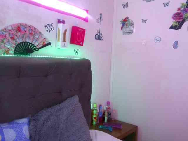 queenabril webcam