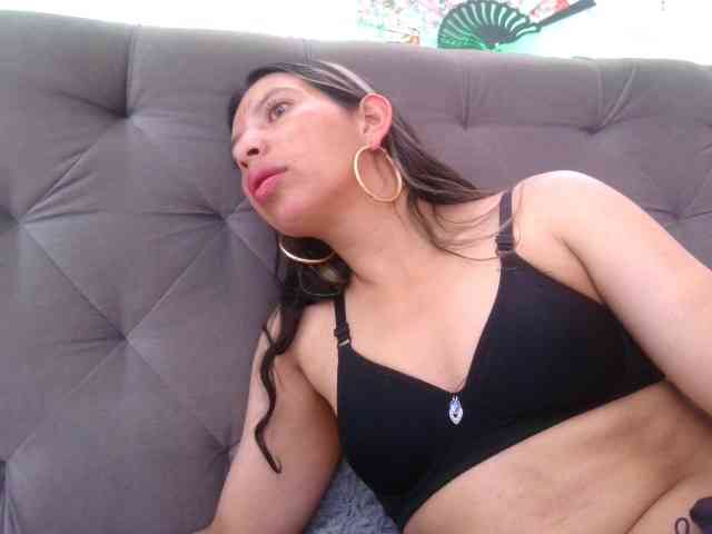 queenabril webcam