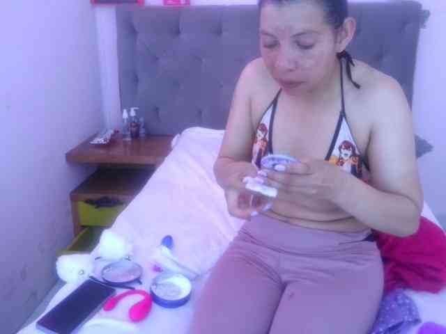 queenabril webcam