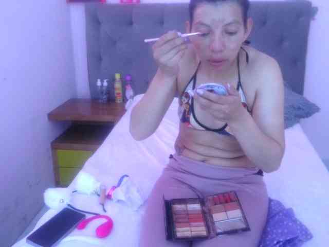 queenabril webcam