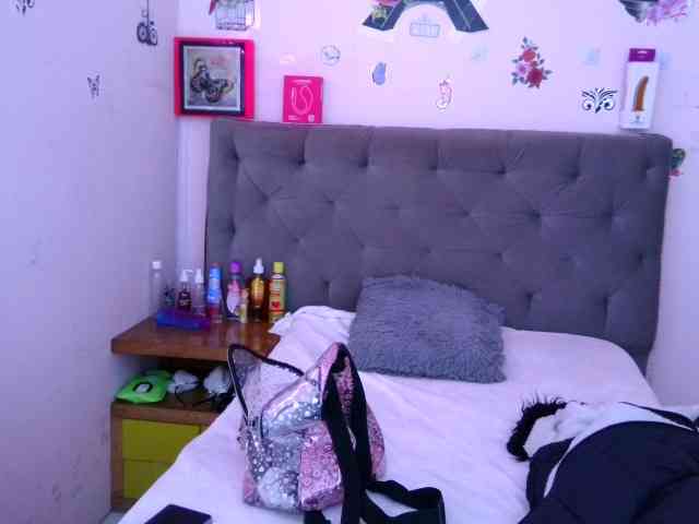 queenabril webcam