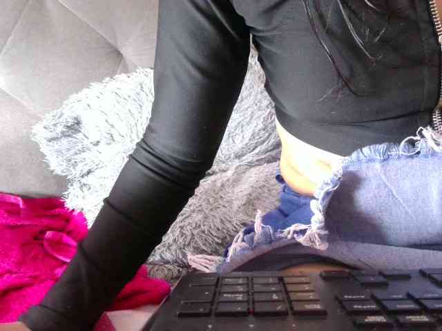 queenabril webcam