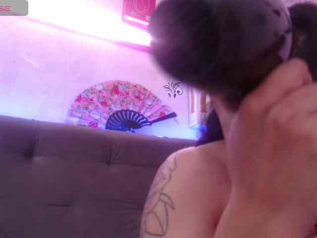 queenabril webcam