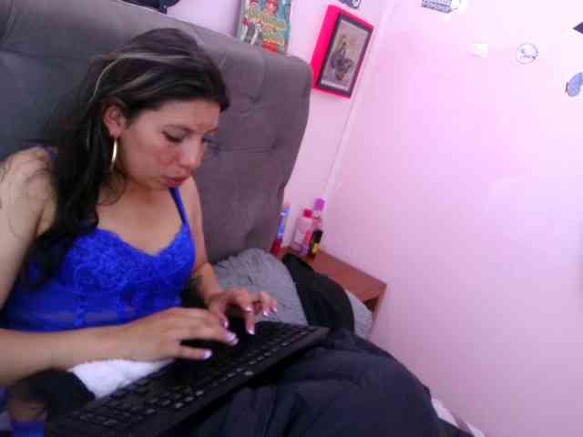 queenabril webcam